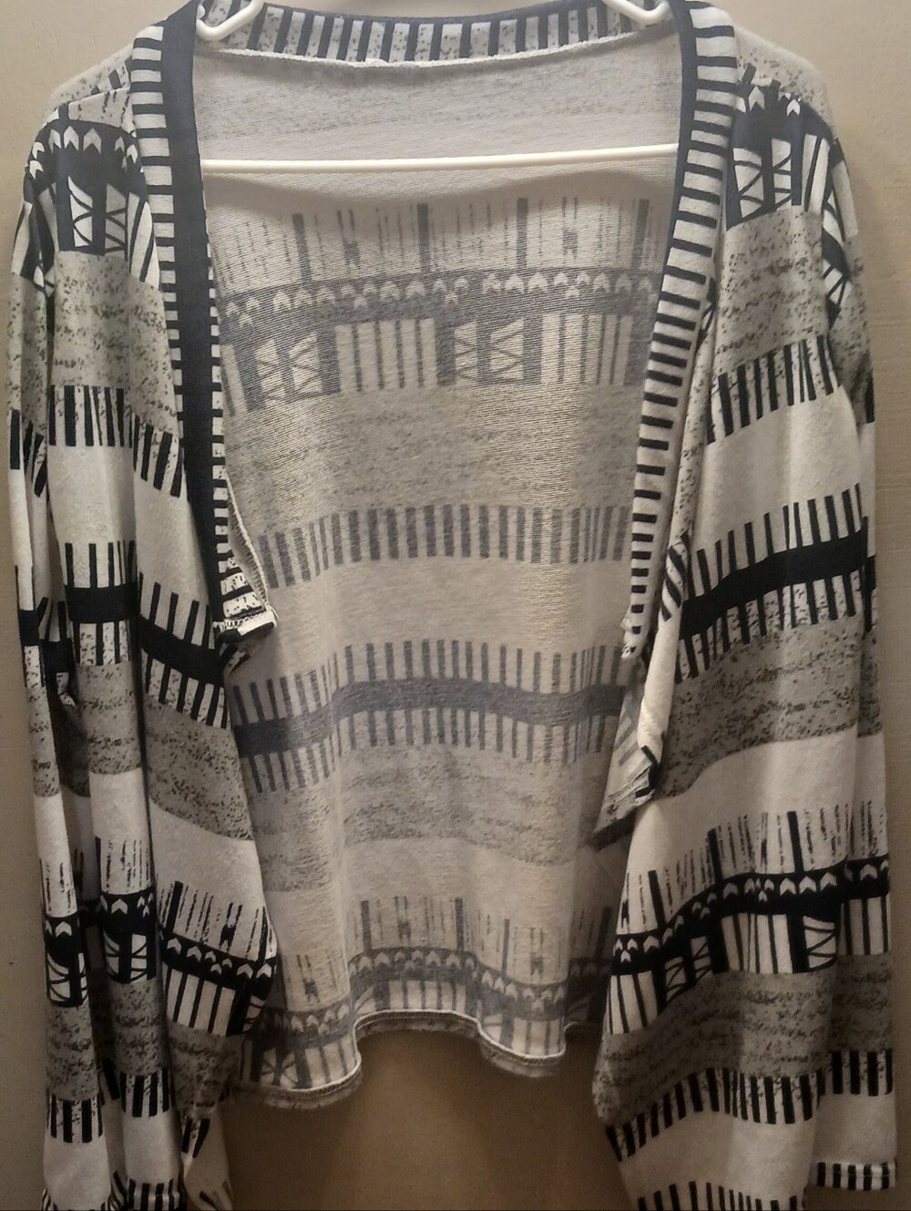 Women's Black & White Patterned Open Cardigan Sweater